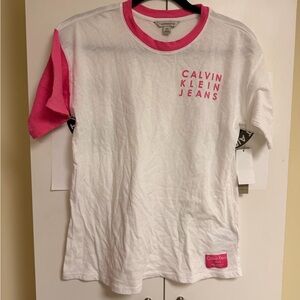 Calvin Klein Jeans White and Pink T-Shirt women’s Xs